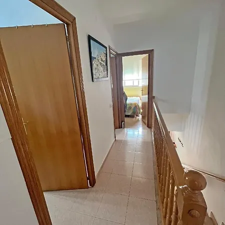 Casa En Vilafortuny Con Barbacoa Piscina Comunitaria Holiday home *